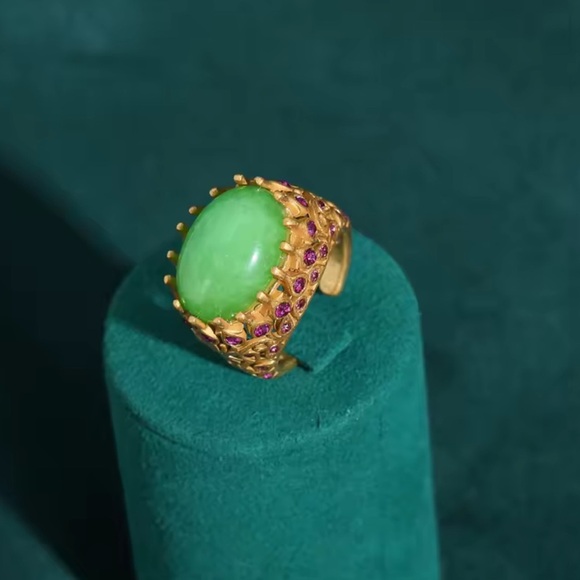 Imperial Jade Emerald Dynasty Antique Brass Masterpiece Ring - Picture 5 of 6